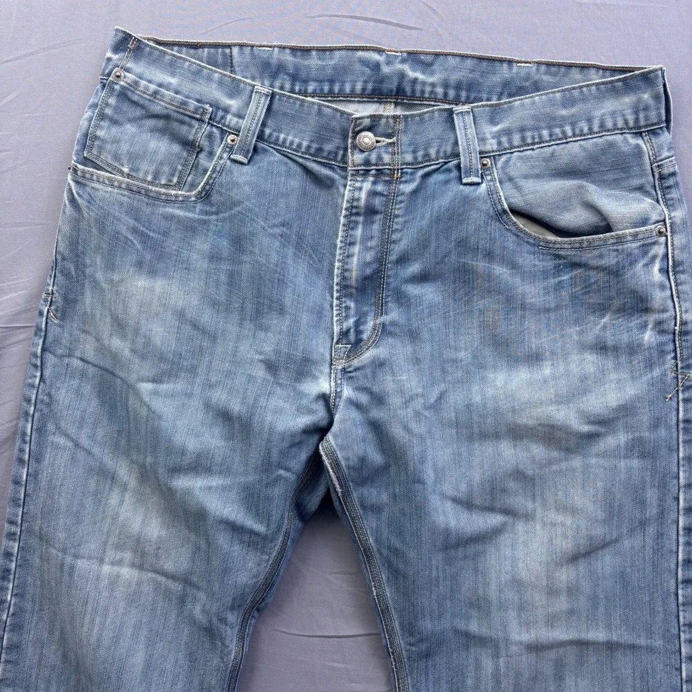 Levis 514 Straight Leg Jeans Mens 38x32 Light Wash Blue Flap Pocket Denim